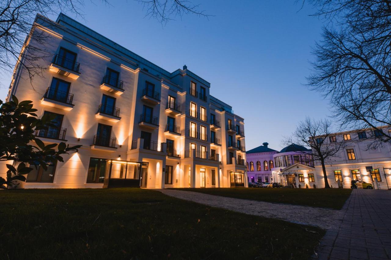 Hotel Am Schloss Aurich - Schlossresidenz Exterior photo